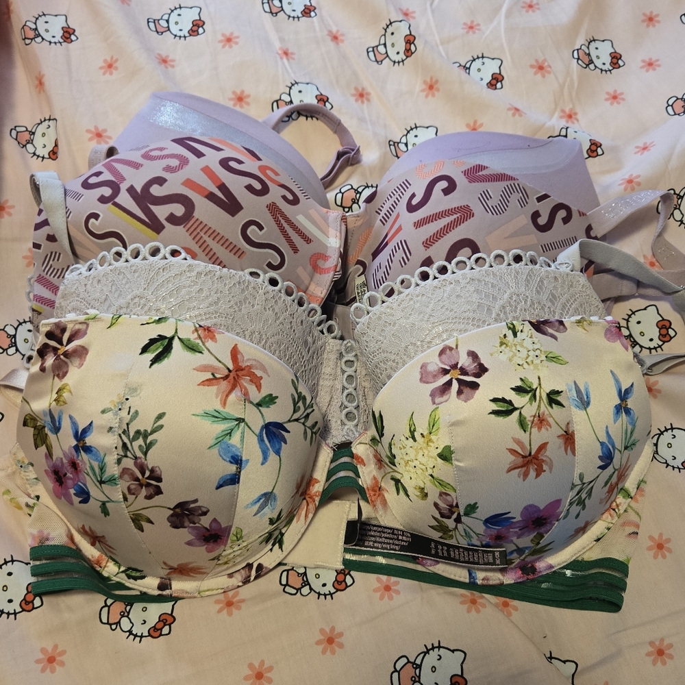 Victoria's Secret bras bundle